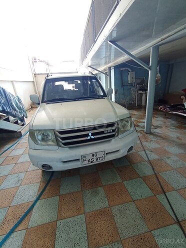 Mitsubishi Pajero io 2000, 250,000 km - 2.0 л - Qazax