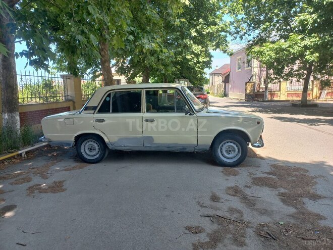 LADA (VAZ) 21011