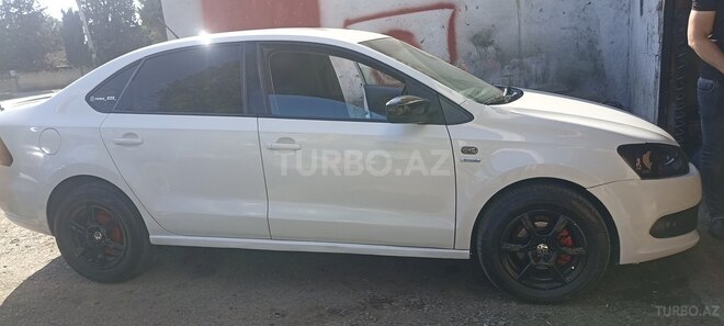 Volkswagen Polo 2013, 168,568 km - 1.6 l - Bakı
