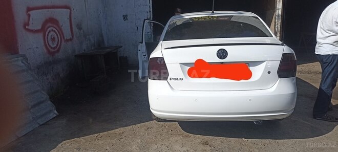 Volkswagen Polo 2013, 168,568 km - 1.6 l - Bakı
