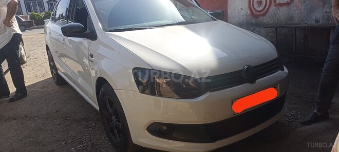 Volkswagen Polo 2013, 168,568 km - 1.6 l - Bakı