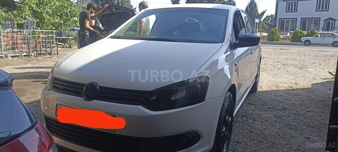 Volkswagen Polo 2013, 168,568 km - 1.6 l - Bakı