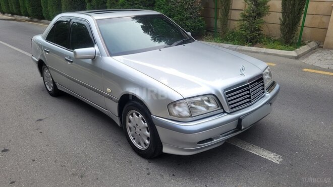 Mercedes C 180