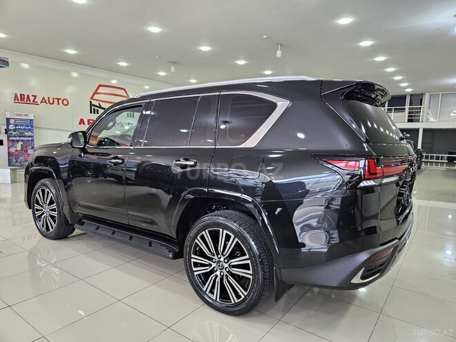 Lexus LX 600