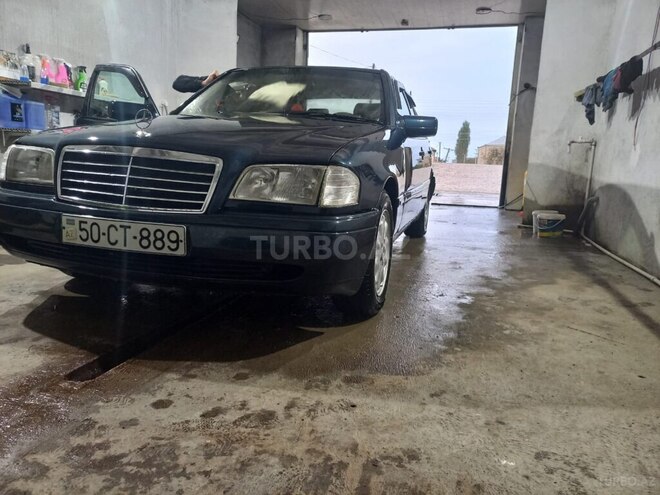 Mercedes C 200