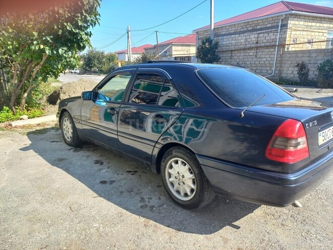 Mercedes C 200