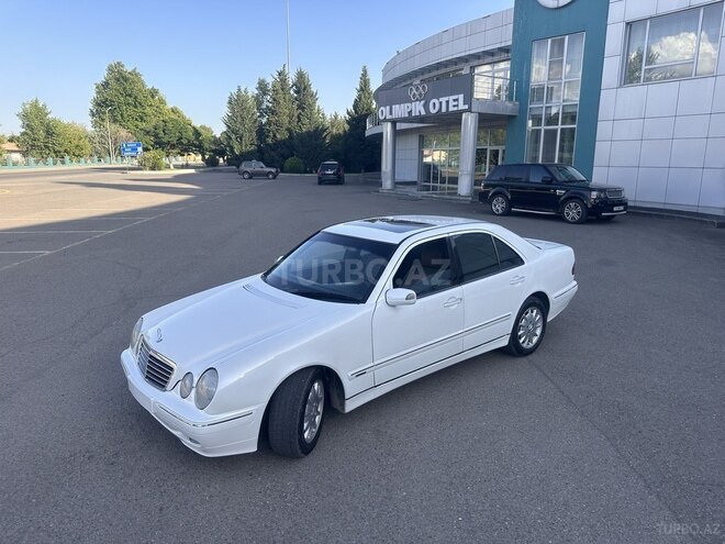 Mercedes E 240