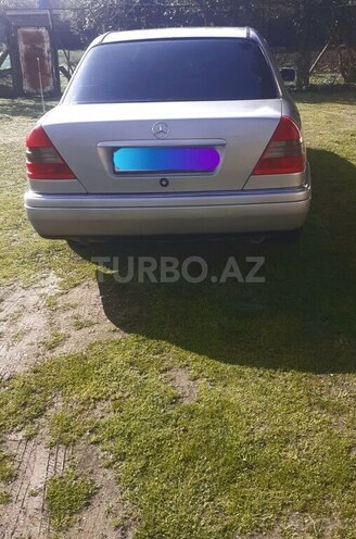 Mercedes C 180 1994, 260,000 km - 1.8 l - Astara