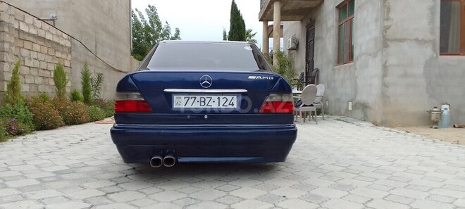 Mercedes E 220