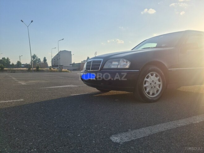 Mercedes C 200