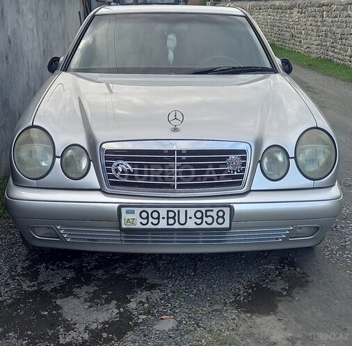 Mercedes E 240