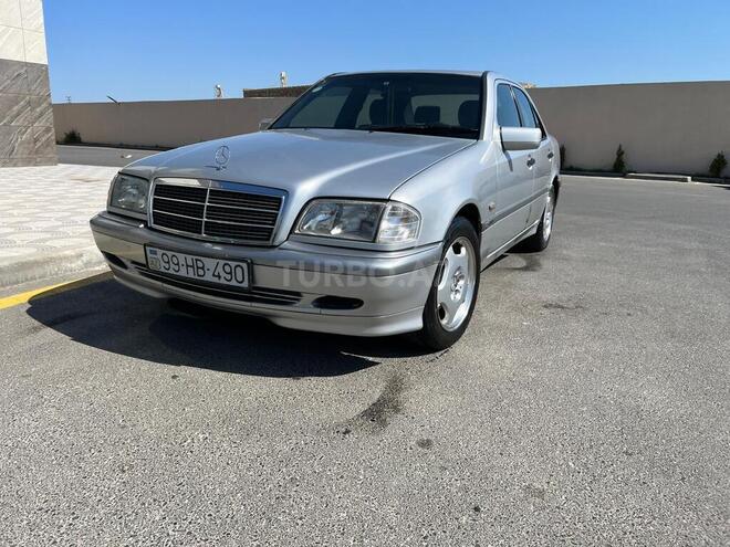 Mercedes C 200