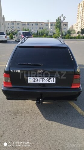 Mercedes C 200