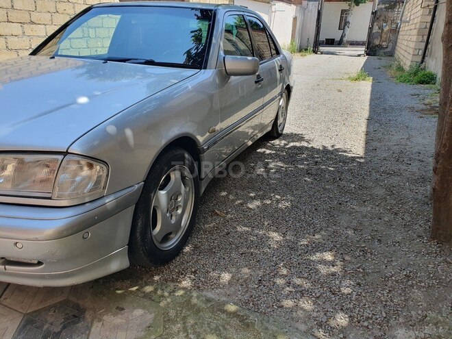 Mercedes C 180