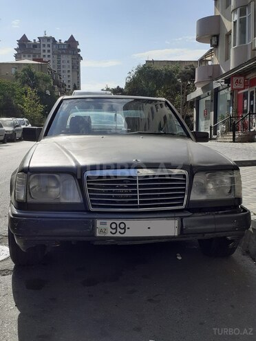 Mercedes E 230