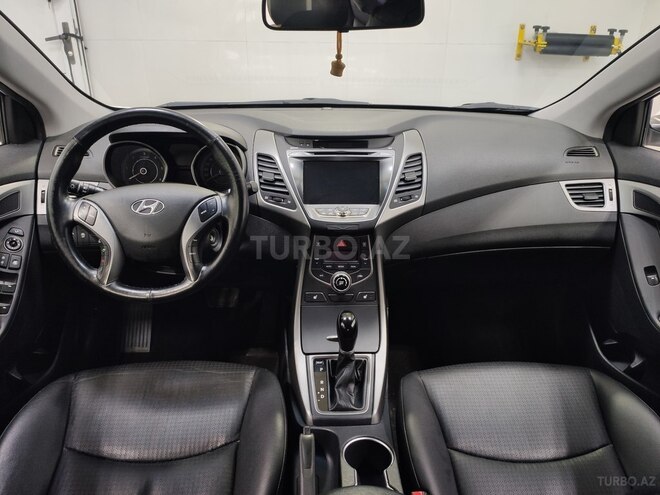 Hyundai Elantra 2015, 174,000 km - 1.6 l - Bakı