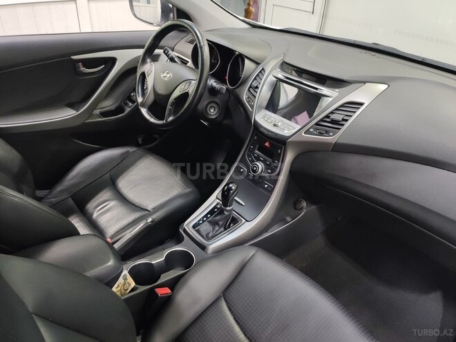 Hyundai Elantra 2015, 174,000 km - 1.6 l - Bakı