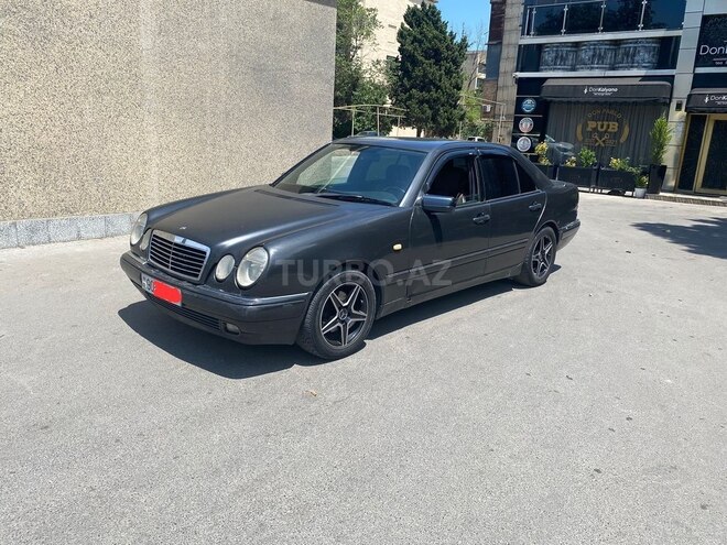 Mercedes E 230