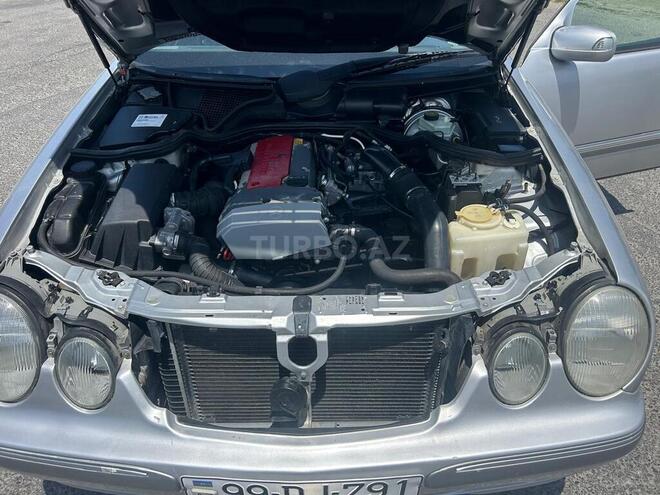 Mercedes E 200