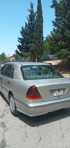 Mercedes C 200