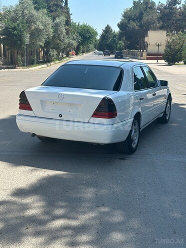 Mercedes C 180