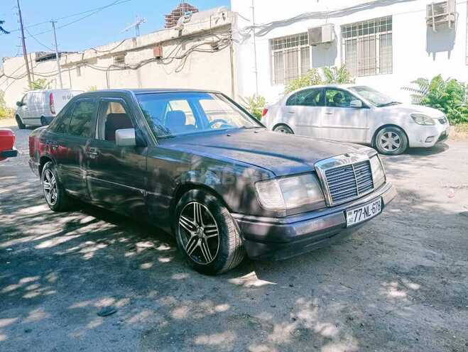 Mercedes E 230