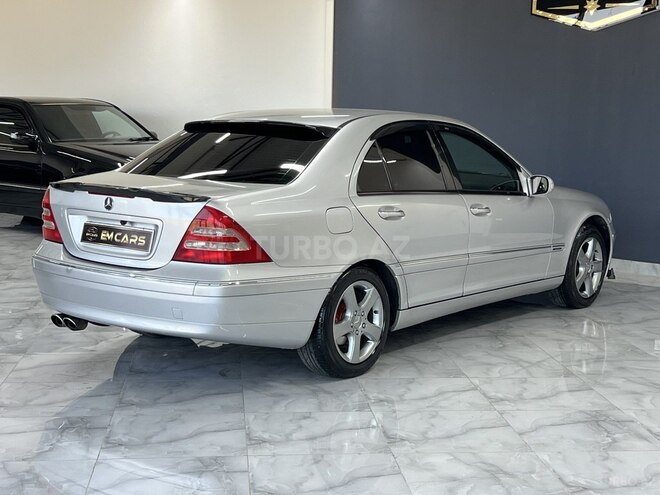 Mercedes C 200