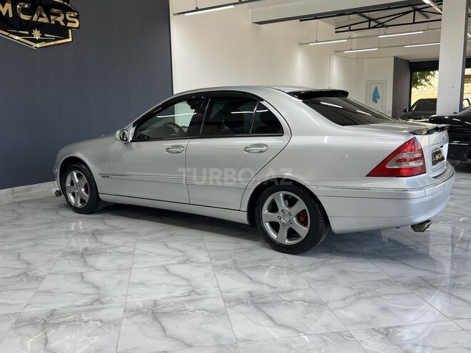 Mercedes C 200