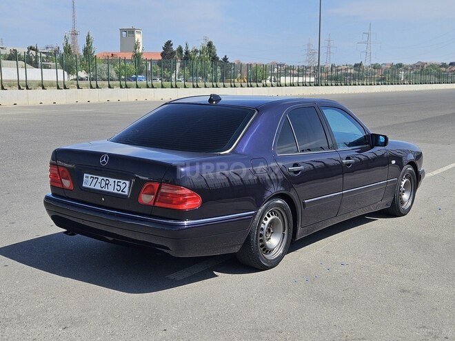 Mercedes E 230