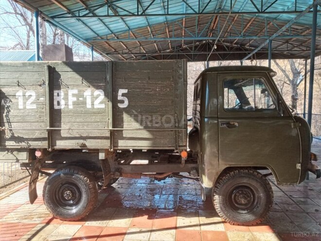 UAZ 3303