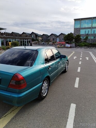 Mercedes C 180