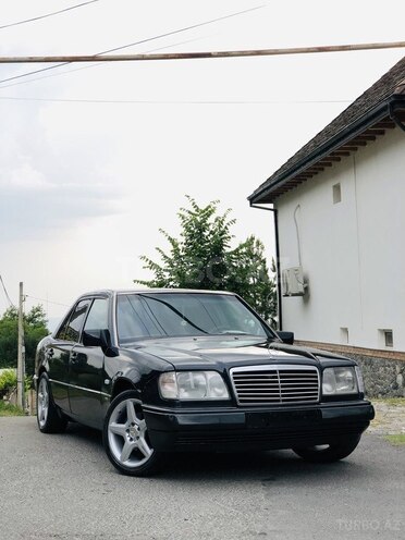 Mercedes E 220