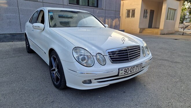 Mercedes E 240