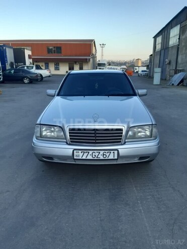 Mercedes C 180