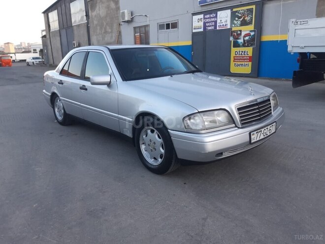 Mercedes C 180