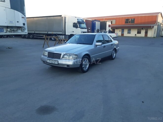 Mercedes C 180