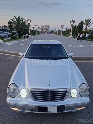 Mercedes E 240