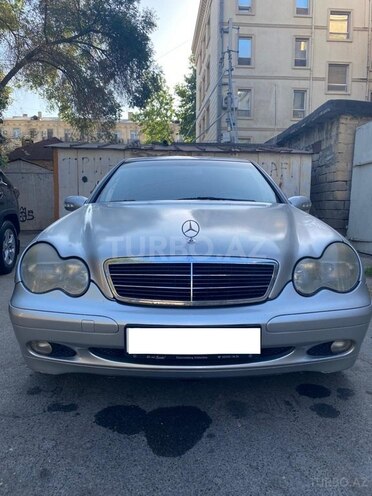 Mercedes C 200