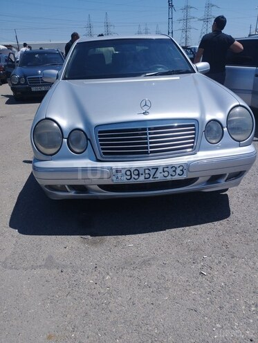 Mercedes E 240