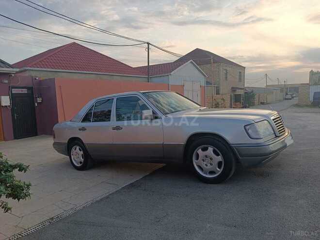 Mercedes E 220 1995, 453,457 km - 2.2 l - Bakı