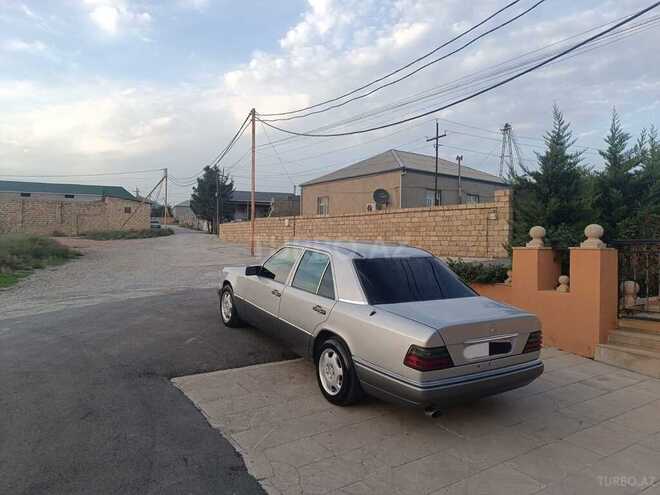 Mercedes E 220 1995, 453,457 km - 2.2 l - Bakı