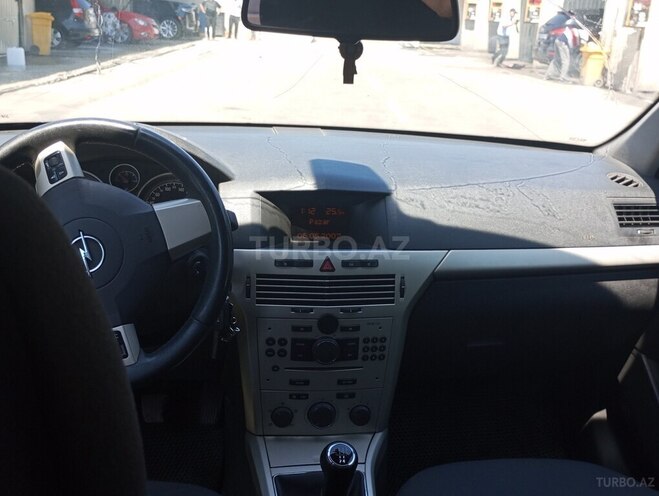 Opel Astra 2006, 270,000 km - 1.4 l - Bakı