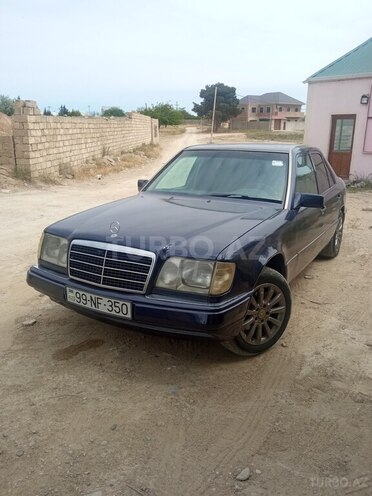 Mercedes E 220