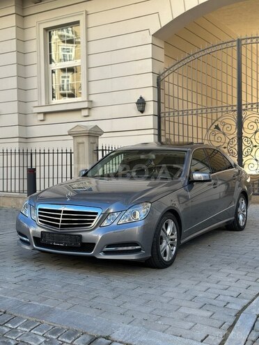 Mercedes E 200