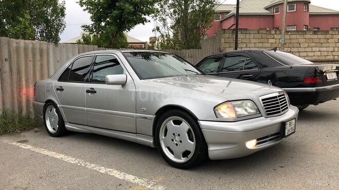 Mercedes C 240