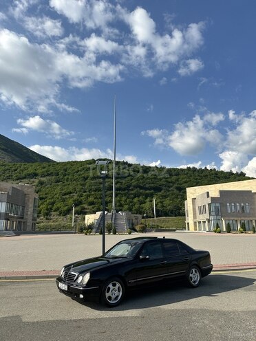 Mercedes E 320 4MATIC