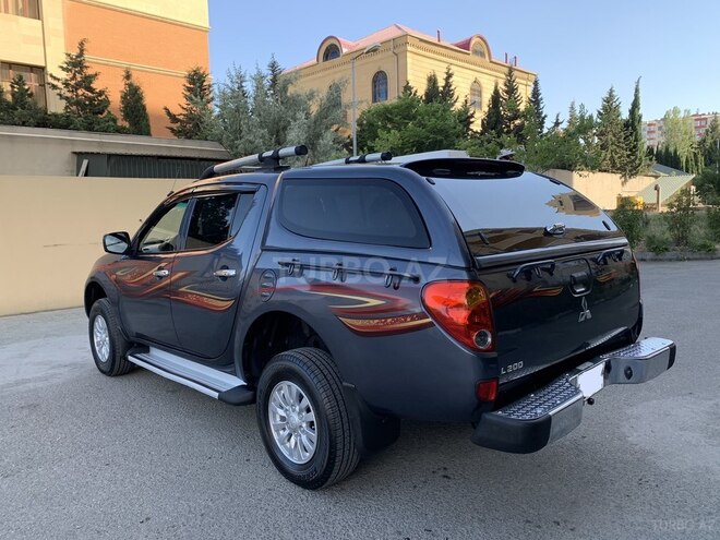 Mitsubishi L200 2010, 192,350 km - 2.5 l - Bakı