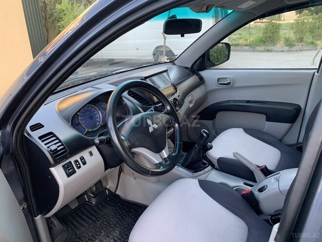 Mitsubishi L200 2010, 192,350 km - 2.5 l - Bakı