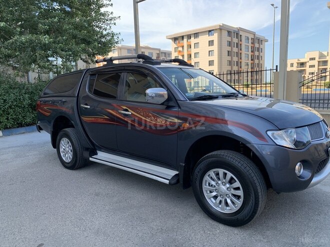 Mitsubishi L200 2010, 192,350 km - 2.5 l - Bakı