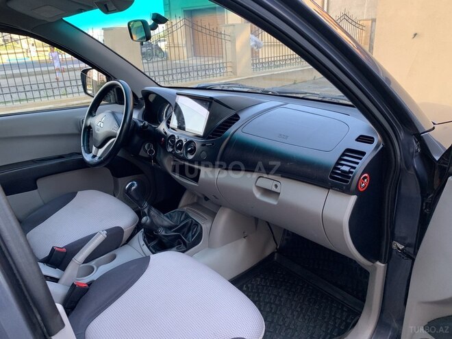 Mitsubishi L200 2010, 192,350 km - 2.5 l - Bakı
